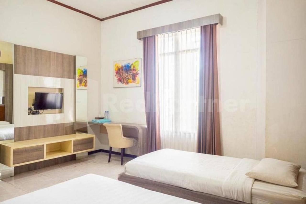 My Hommy Homestay Mitra Reddoorz Surabaya Exterior foto