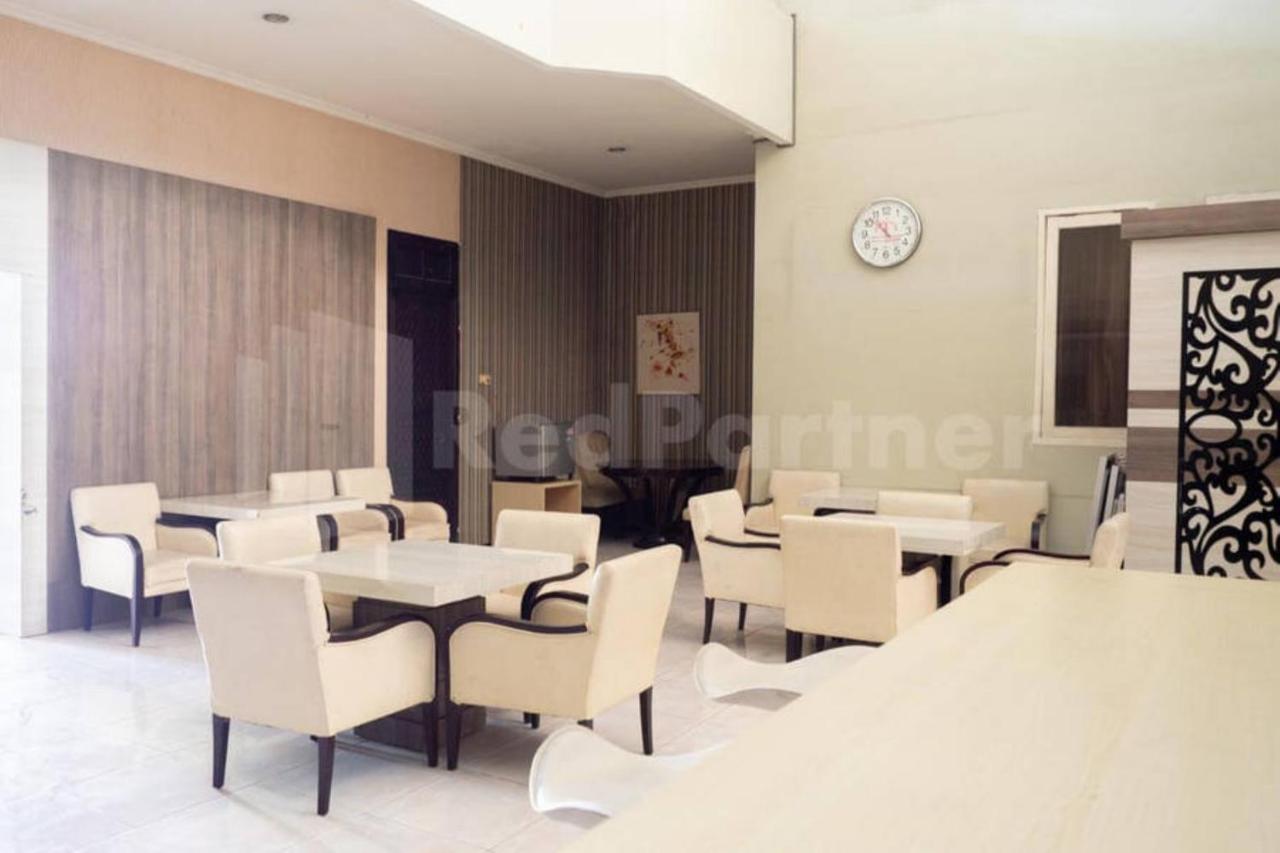 My Hommy Homestay Mitra Reddoorz Surabaya Exterior foto