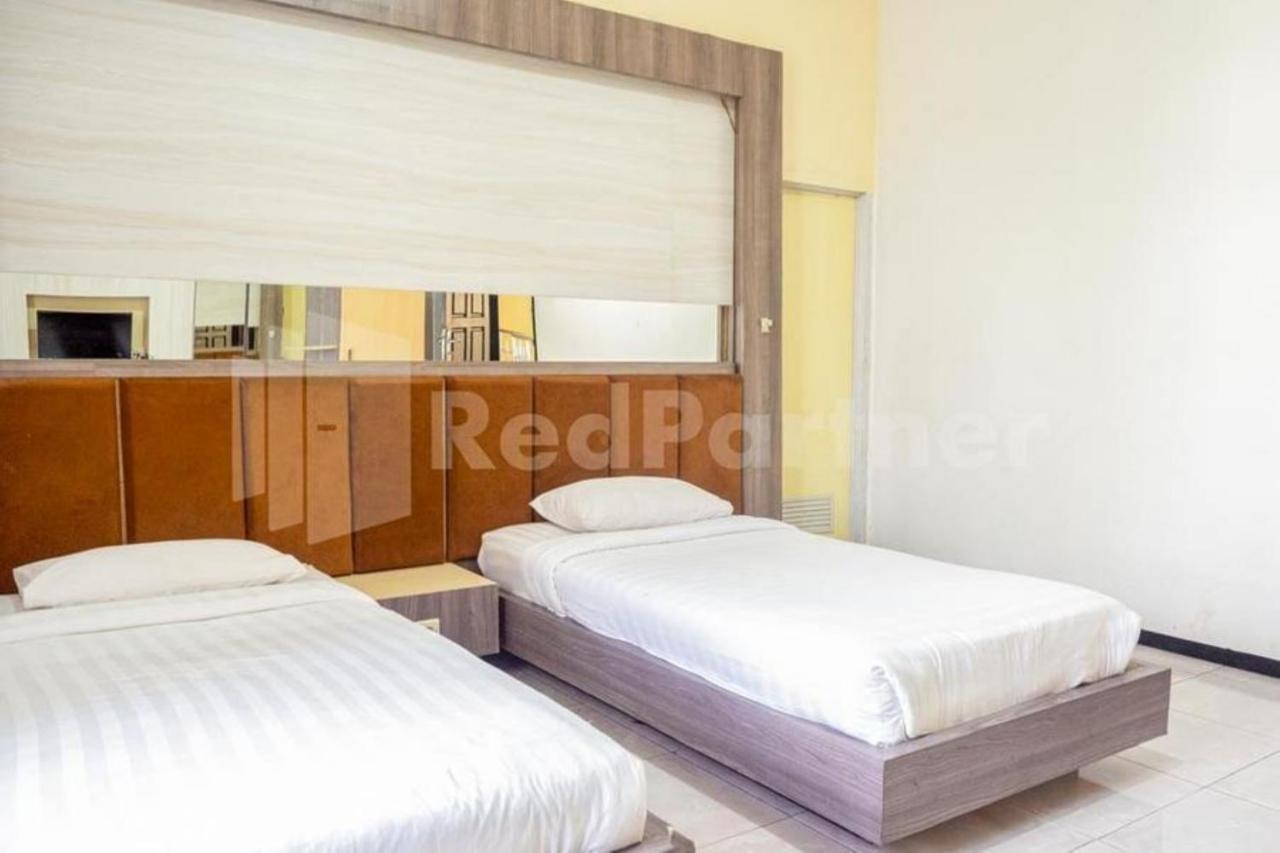 My Hommy Homestay Mitra Reddoorz Surabaya Exterior foto