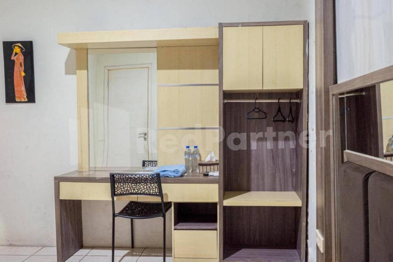 My Hommy Homestay Mitra Reddoorz Surabaya Exterior foto
